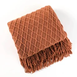 Kuschelige Strickdecke – Sofakomfort im Winter