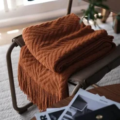 Kuschelige Tweed-Strickdecke – Überwurf mit Quasten für Sofa oder Bett