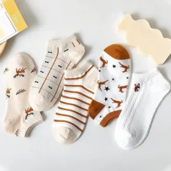 Kuschelige Woodland-Strick-Söckchen – Von der Natur inspiriertes Schuhwerk