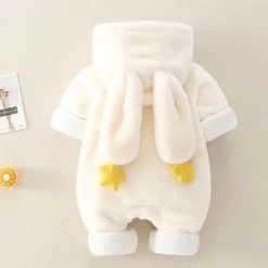 Kuscheliger Winterhasen-Baby-Overall – warmes Plüsch-Outfit