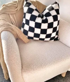 Kuscheliges Lamm-Fleece-Schachbrettkissen – Dekokissen
