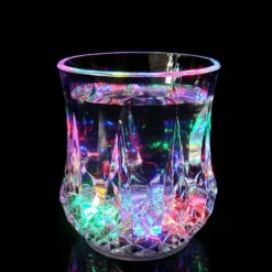 LED Glow Party Cup – Beleuchtetes Trinkgeschirr