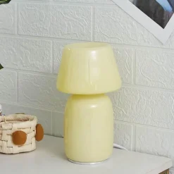 LED-Nachtlampe in Form eines geneigten Pilzes – dekoratives Akzentlicht