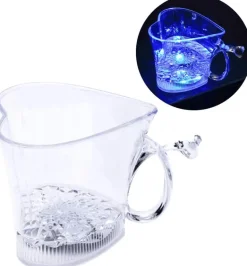 LED-Partybecher in Herzform – leuchtendes Trinkgeschirr