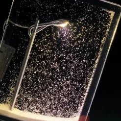 LED-Straßenlaterne mit Schneefall – Weihnachtsdekoration für den Außenbereich