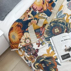 Leichte Baumwoll-Überwurfdecke mit Blumenmuster – Sommer-Wohndeko