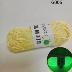 Leuchtendes Strickgarn – Sparkle Glow Crafting Yarn