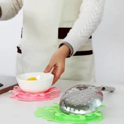 Löffelhalter für Tomatensoße – Lustiges Küchengerät für sauberes Kochen