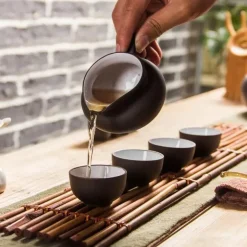 Lila Ton Gongfu Teeservice - Elegantes Teegeschirr mit Gerechtigkeitstassen