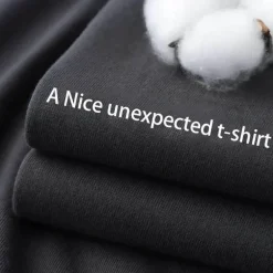 Lustiges Chicken Game T-Shirt - Schau nicht auf das Huhn T-Shirt