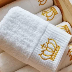 Luxurious Plush Bath Towel Set - Premium Towels for Spa and Home