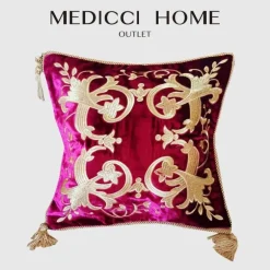 Luxuriöser Kissenbezug aus Samt mit Petunienmotiv – elegantes Sofadekor