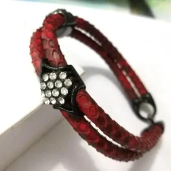 Luxuriöses Pythonlederarmband - Modeschmuck mit Goldakzent