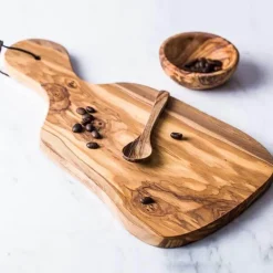 Luxuriöses Schneidebrett aus Holz – Hochwertiges Küchenutensil