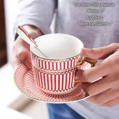 Luxuriöses Tee- und Kaffeeset aus Bone China – Elegantes Trinkgeschirr aus goldfarbenem Porzellan