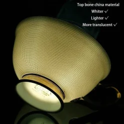 Luxuriöses Teeservice aus Knochenporzellan mit Goldbesatz, Teekanne, Kaffeetassen und Milchkännchen