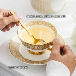 Luxuriöses Teeservice aus Bone China – Hochwertiges Teeservice aus königlichem Porzellan