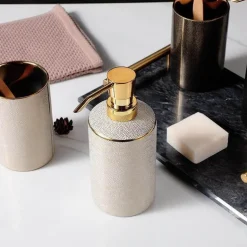 Luxury Bathroom Accessories - Elegant Essentials for Premium Spaces