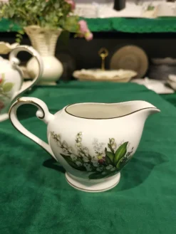 Maiglöckchen-Geschirrset – Elegante florale Geschirrkollektion