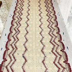 Makramee-Tischläufer – Wellenhohl-Design, dekorativer Akzent