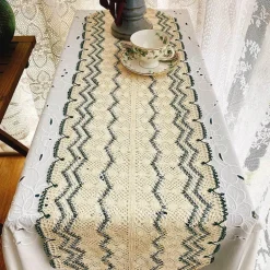 Makramee-Tischläufer – Wellenhohl-Design, dekorativer Akzent