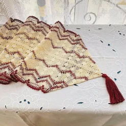 Makramee-Tischläufer – Wellenhohl-Design, dekorativer Akzent