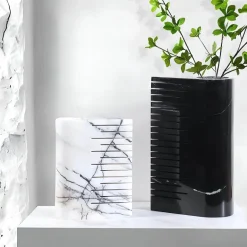 Marmorvase – Eleganter Behälter zur Wohndekoration