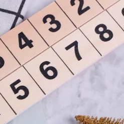 Mathe-Spielzeug aus Holz – Kreatives Lernwerkzeug für Kinder