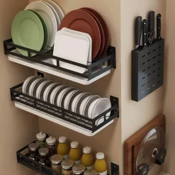 Mattschwarze Küchenaufbewahrung aus Metall ohne Bohren