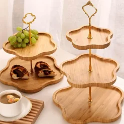 Mehrschichtiger Tortenständer aus Holz – Elegante Dessertpräsentation