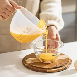 Messbecher mit Sieb – 2-in-1 Küchenwerkzeug