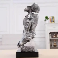 Miniatur-Schreibtischskulptur – Elegantes Schweigen ist Golddekor