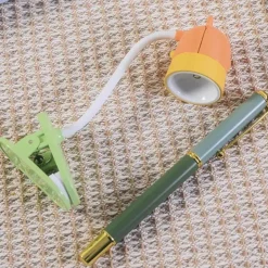 Mini-LED-Buchleuchte – Tragbare Leselampe zum Anstecken