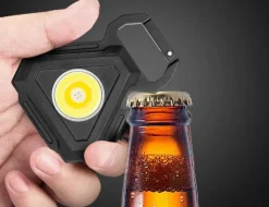 Mini-LED-Schlüsselanhänger-Taschenlampe, Flaschenöffner – kompaktes Multifunktionswerkzeug