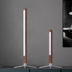 Minimalistische Schreibtischlampe aus Holz – Nordic Sky Design