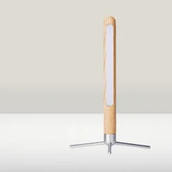 Minimalistische Schreibtischlampe aus Holz – Nordic Sky Design