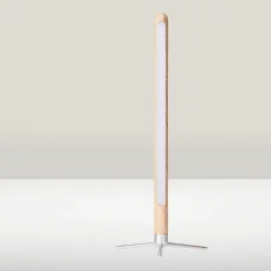 Minimalistische Schreibtischlampe aus Holz – Nordic Sky Design