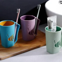 Minimalistischer Zahnbürstenhalter – Badezimmeraccessoire im nordischen Design