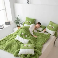 Mini-Monster-Steppkissendecke - Cozy Dreams Throw