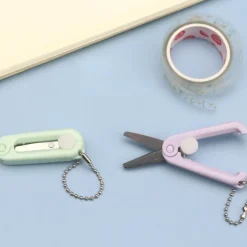Mini-Schlüsselanhänger-Schere – Kompaktes Schneidewerkzeug für die Tasche