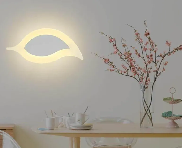 Modern Leaf Wall Lamp - Chic Home Lighting Decor