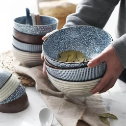 Moderne japanische Keramikschalen – elegantes klassisches Essgeschirr
