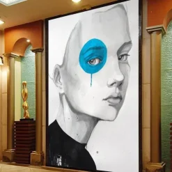 Moderne Leinwandkunst für Frauen – Zeitgenössische Wanddekoration