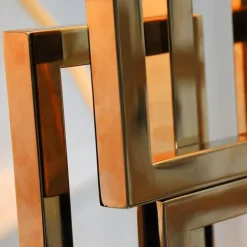 Moderne Tischlampe - Dekorative Beleuchtungsvorrichtung