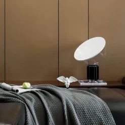 Moderne Tischlampe - Dekorative Beleuchtungsvorrichtung