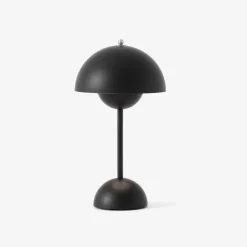 Moderner Beistelltisch aus Holz – Stilvolle Akzentmöbel