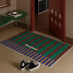 Moderner Beistelltisch aus Holz – Stilvolle Akzentmöbel