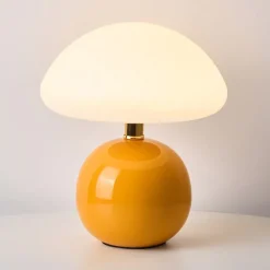 Moderner Beistelltisch aus Holz – Stilvolle Akzentmöbel