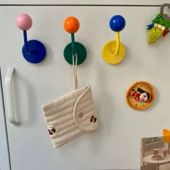 Moderner Beistelltisch aus Holz – Stilvolle Akzentmöbel