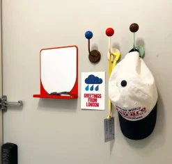 Moderner Beistelltisch aus Holz – Stilvolle Akzentmöbel